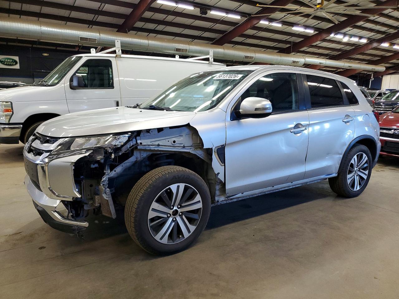Salvage Mitsubishi Outlander Image