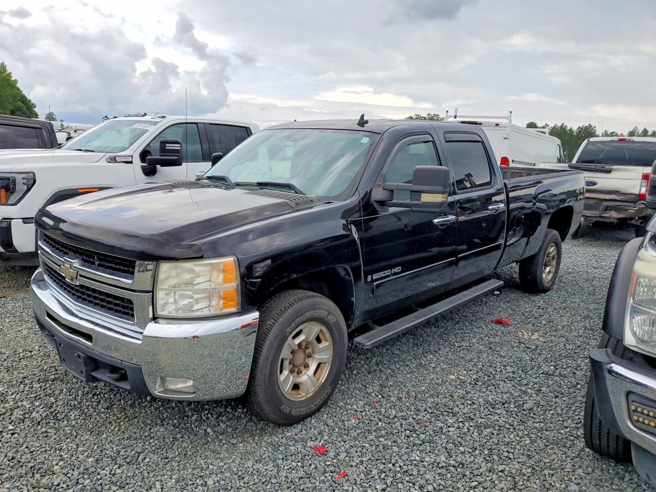 Salvage Chevrolet Silverado Image