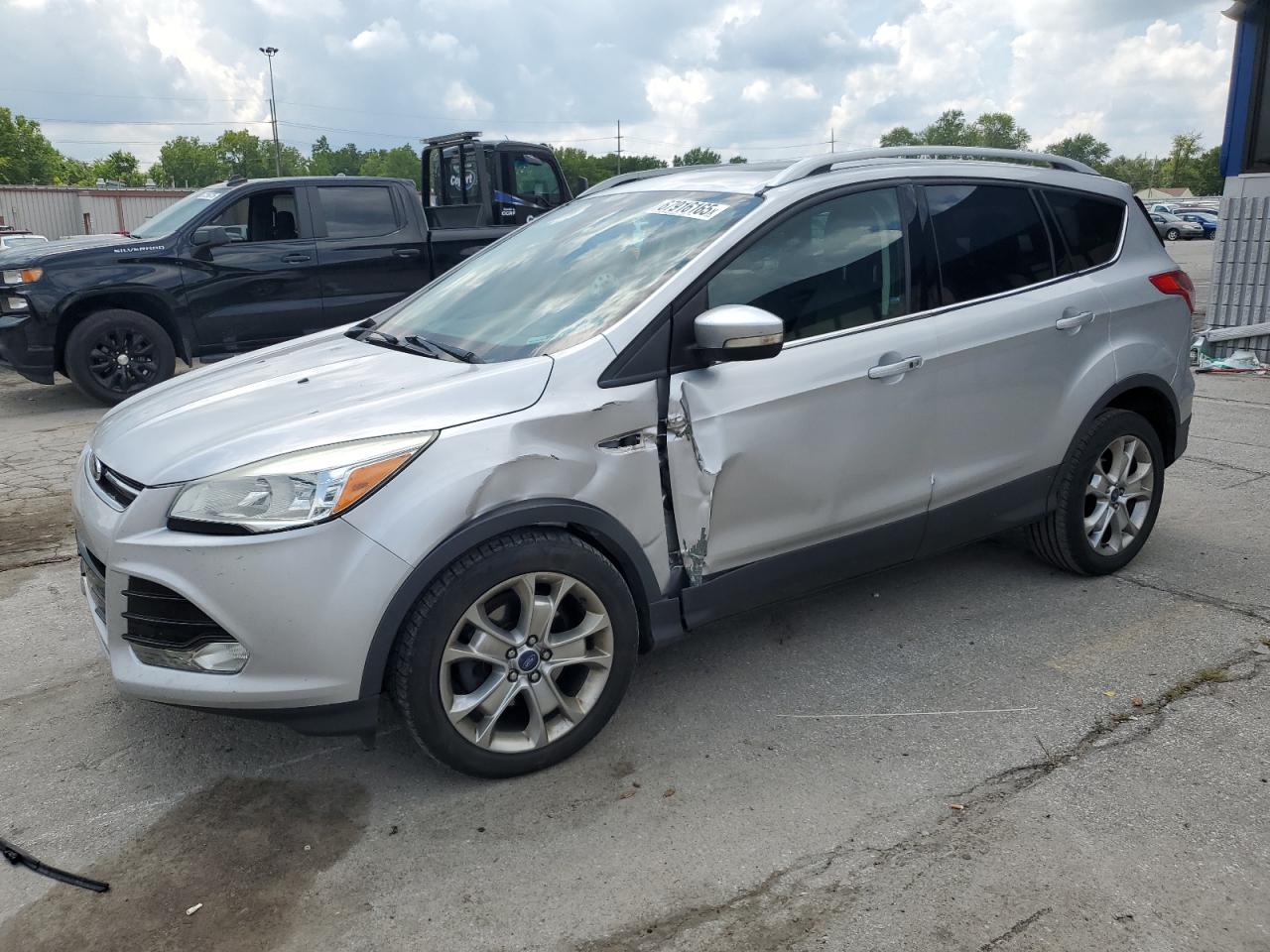 Salvage Ford Escape Image