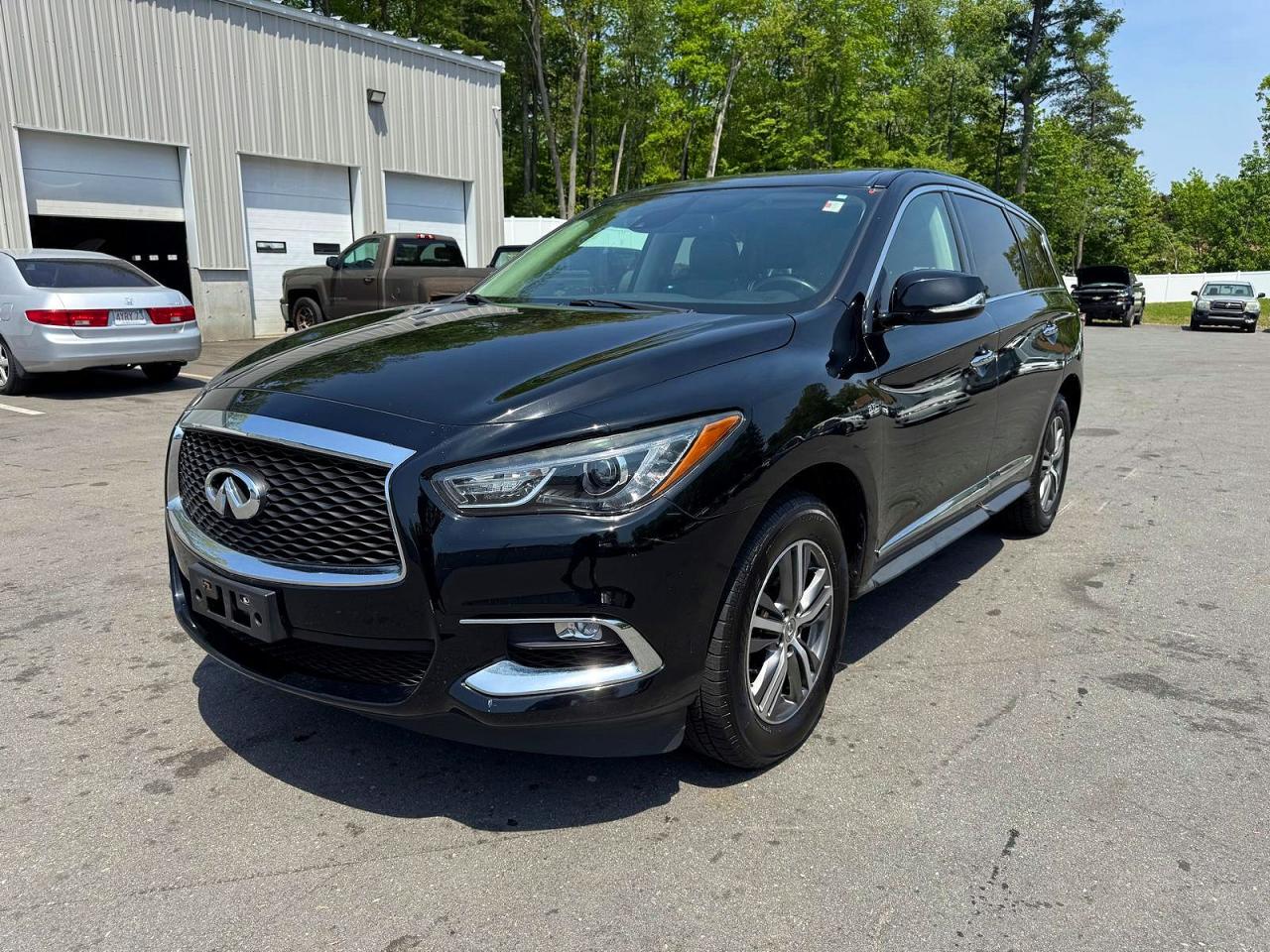 Salvage INFINITI Qx Image