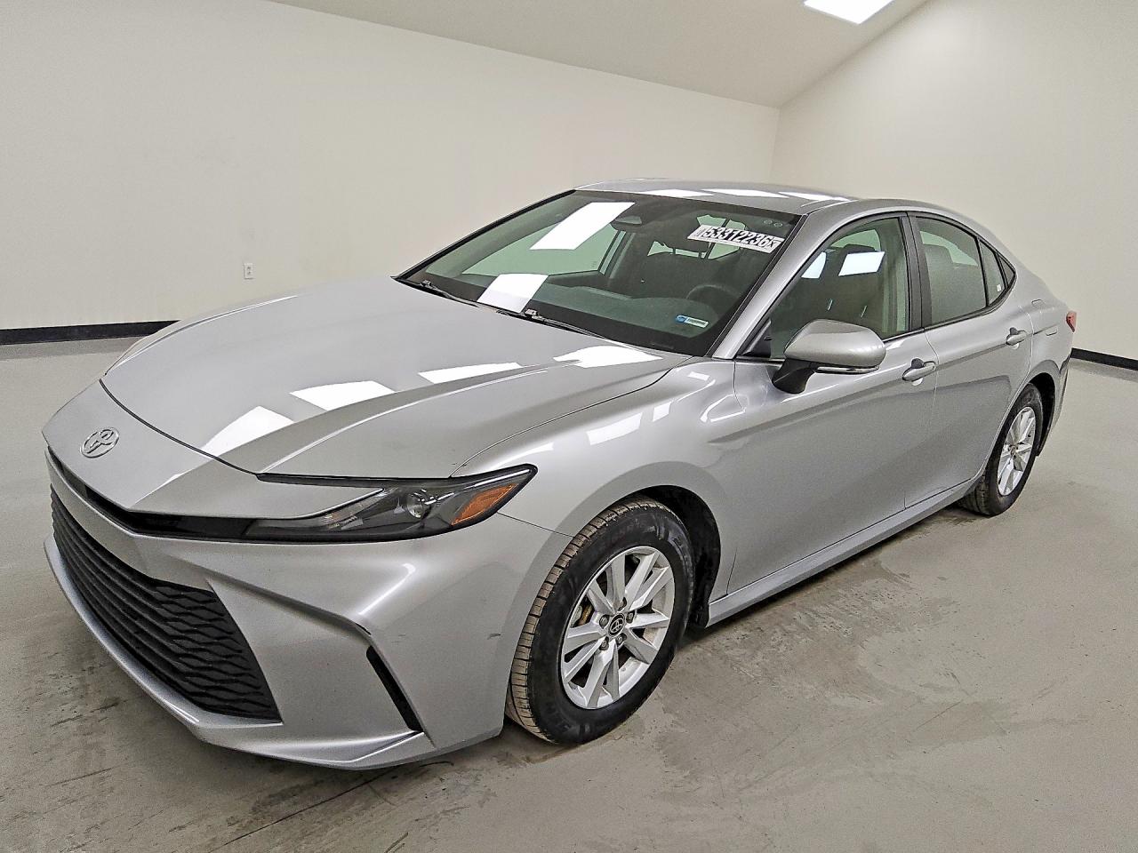 Salvage Toyota Camry Image