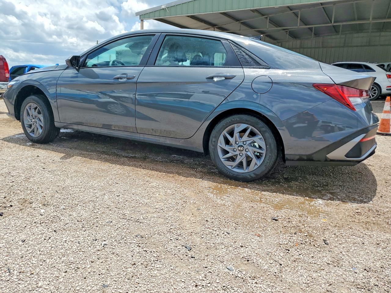 Hyundai ELANTRA Blue