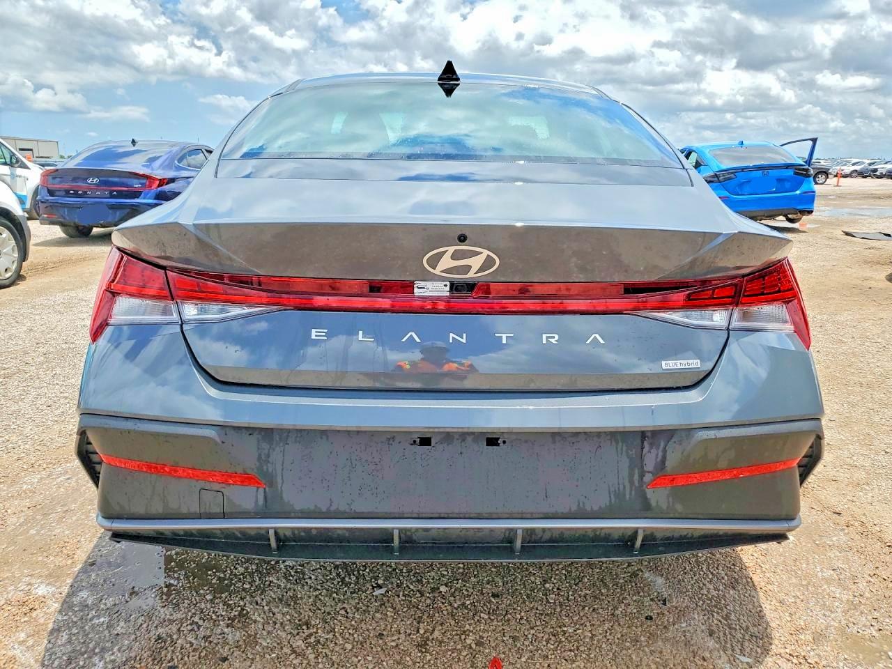 Hyundai ELANTRA Blue