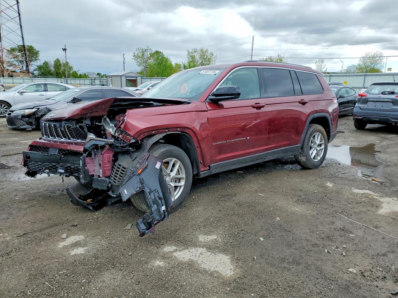 Salvage Jeep Cherokee Image