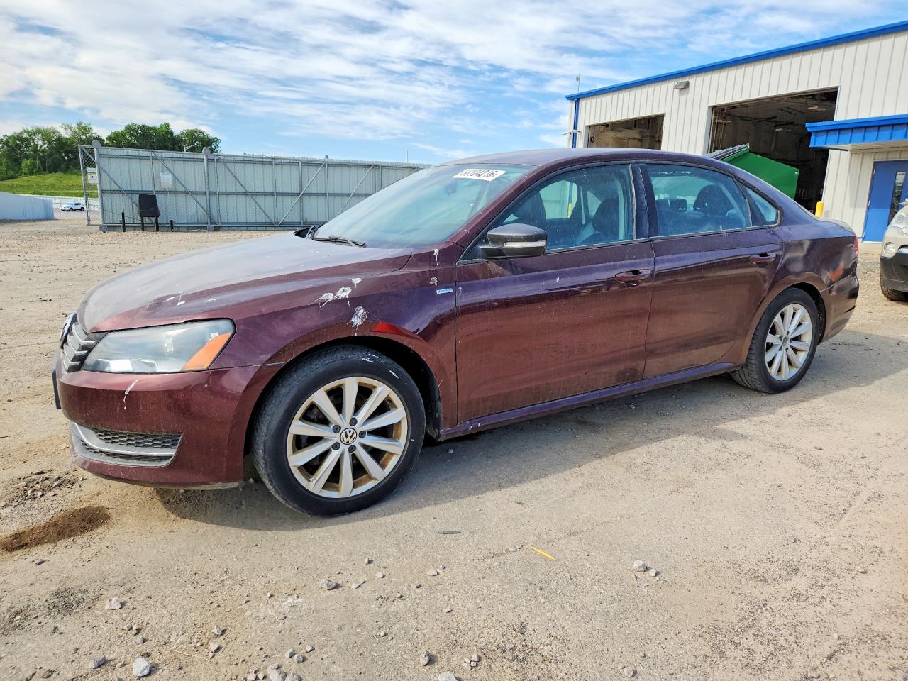 Salvage Volkswagen Passat Image