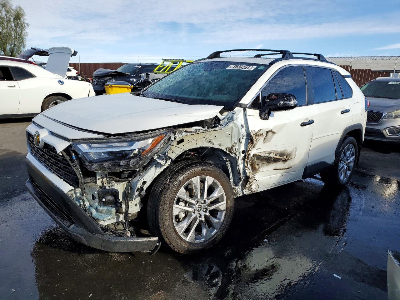 Salvage Toyota RAV4 Image