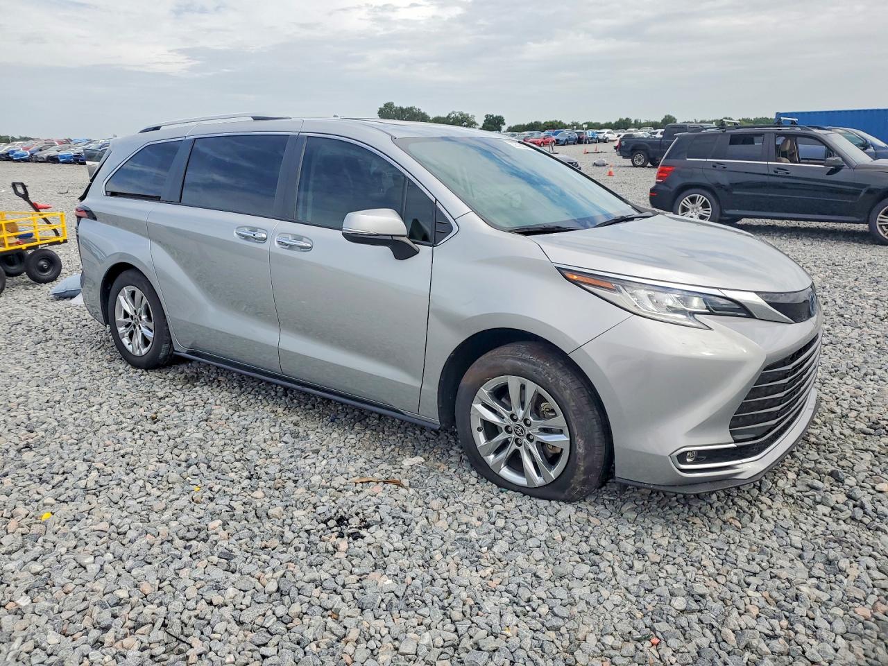 Toyota Sienna Limited 7-passenger