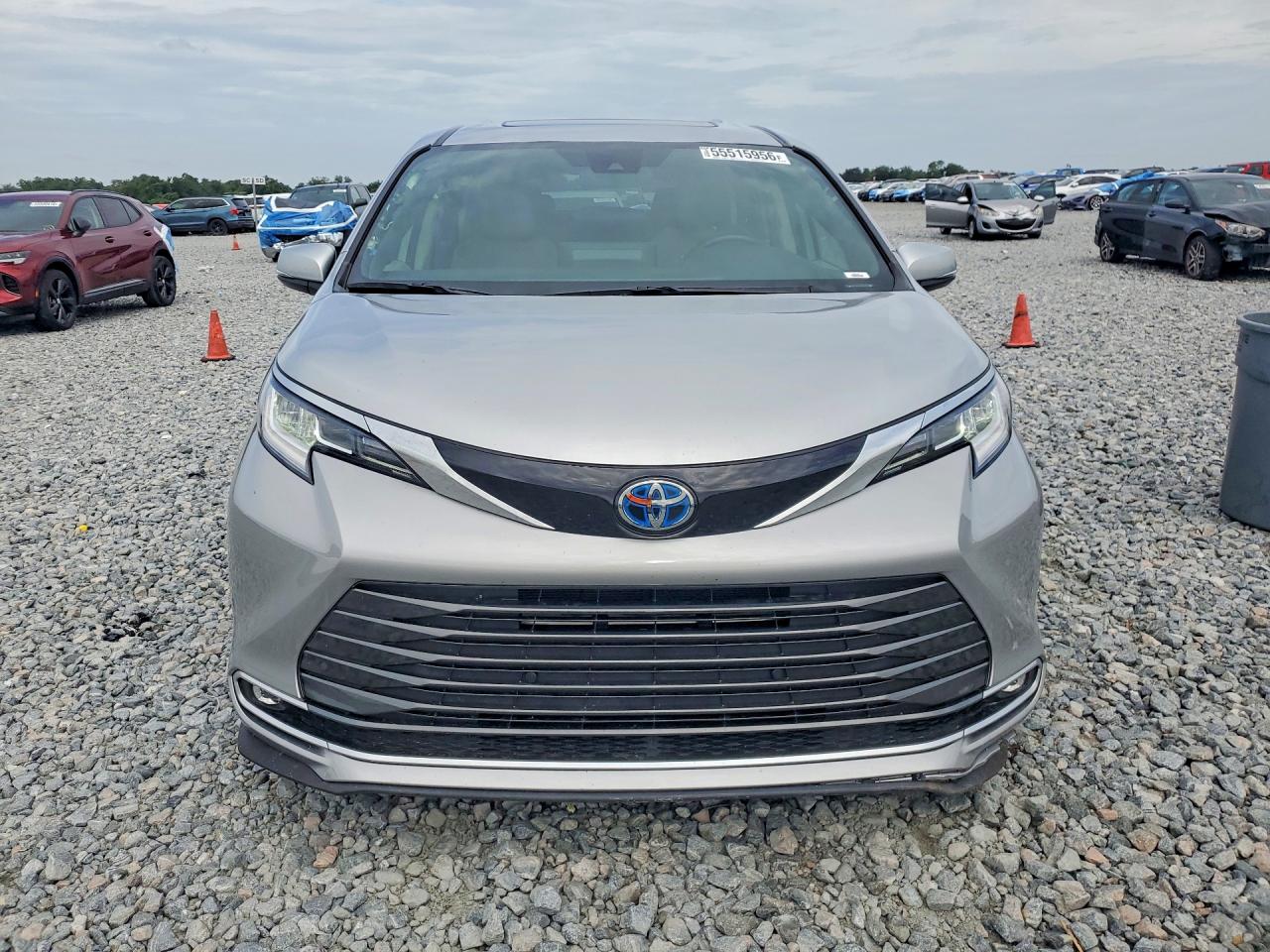 Toyota Sienna Limited 7-passenger