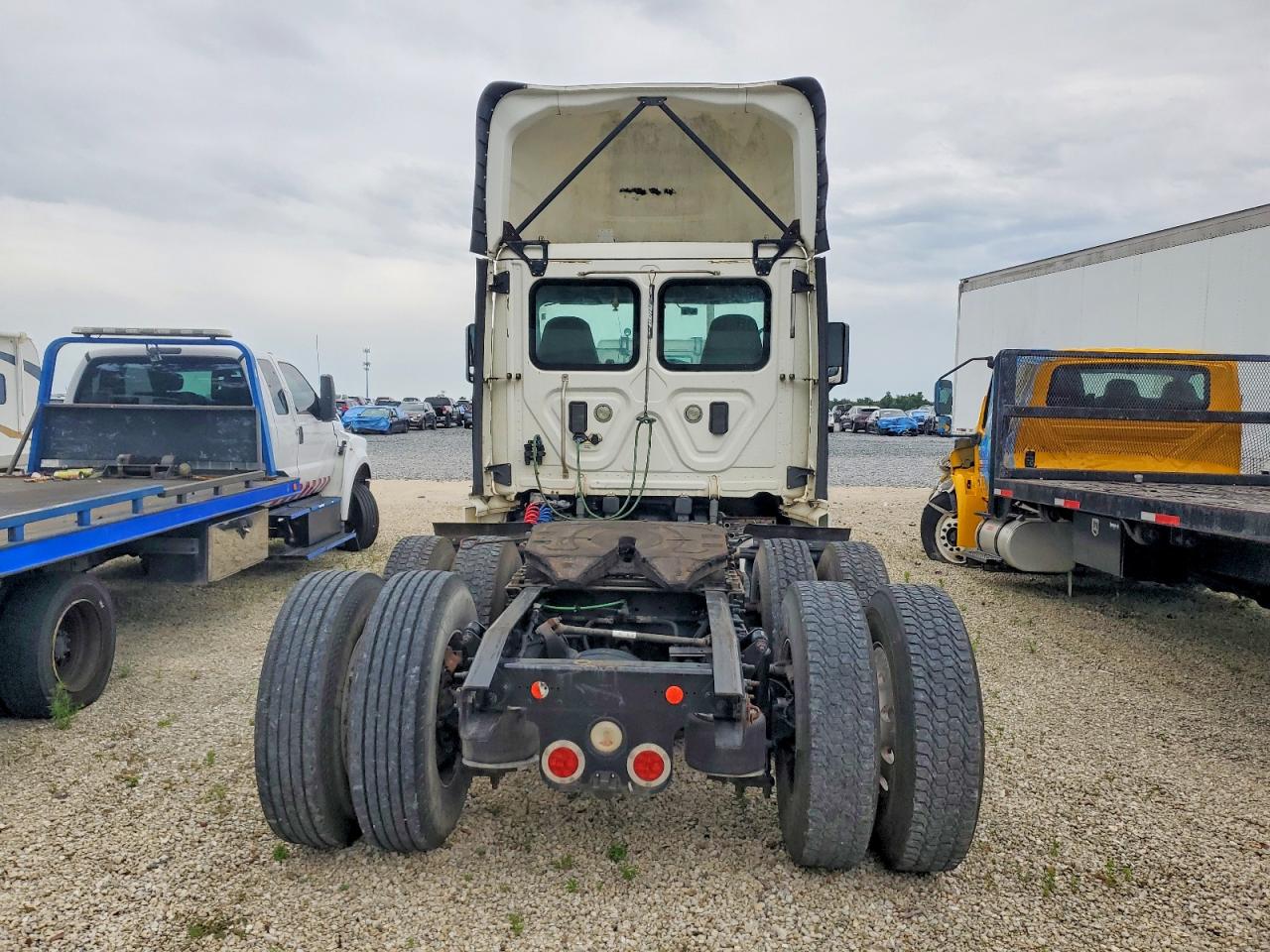 Freightliner Cascadia 125