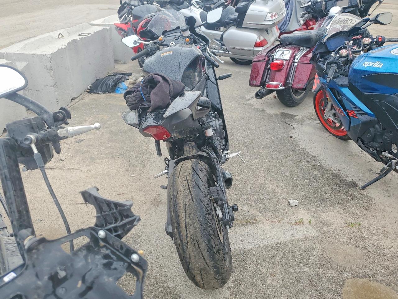 Yamaha Yzfr7