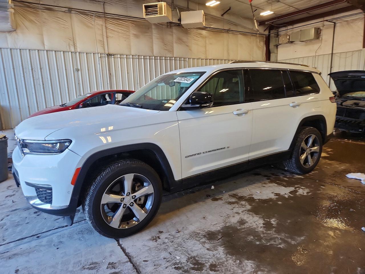 Salvage Jeep Cherokee Image