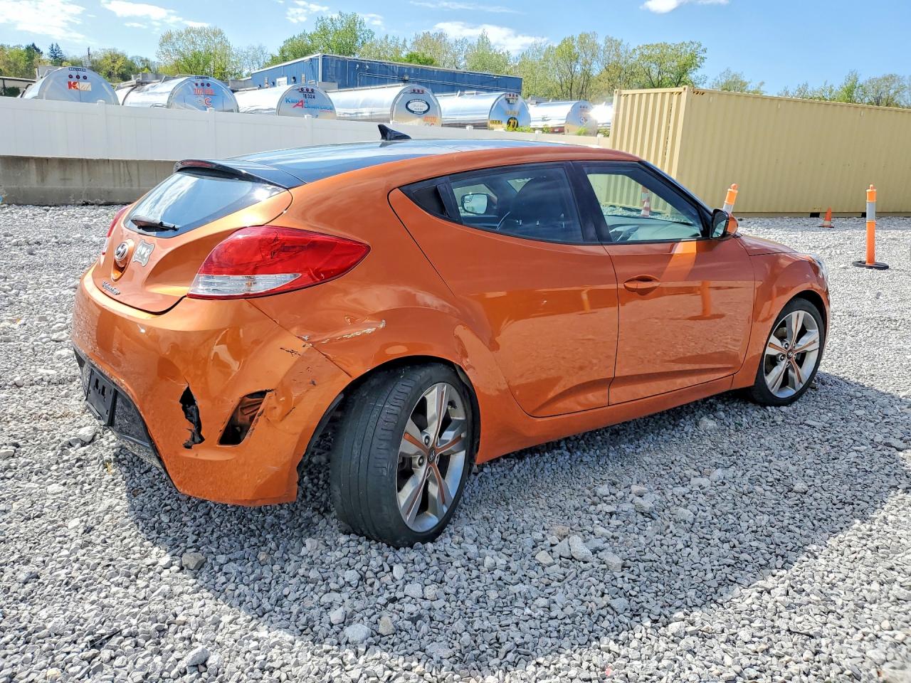 Hyundai VELOSTER Base