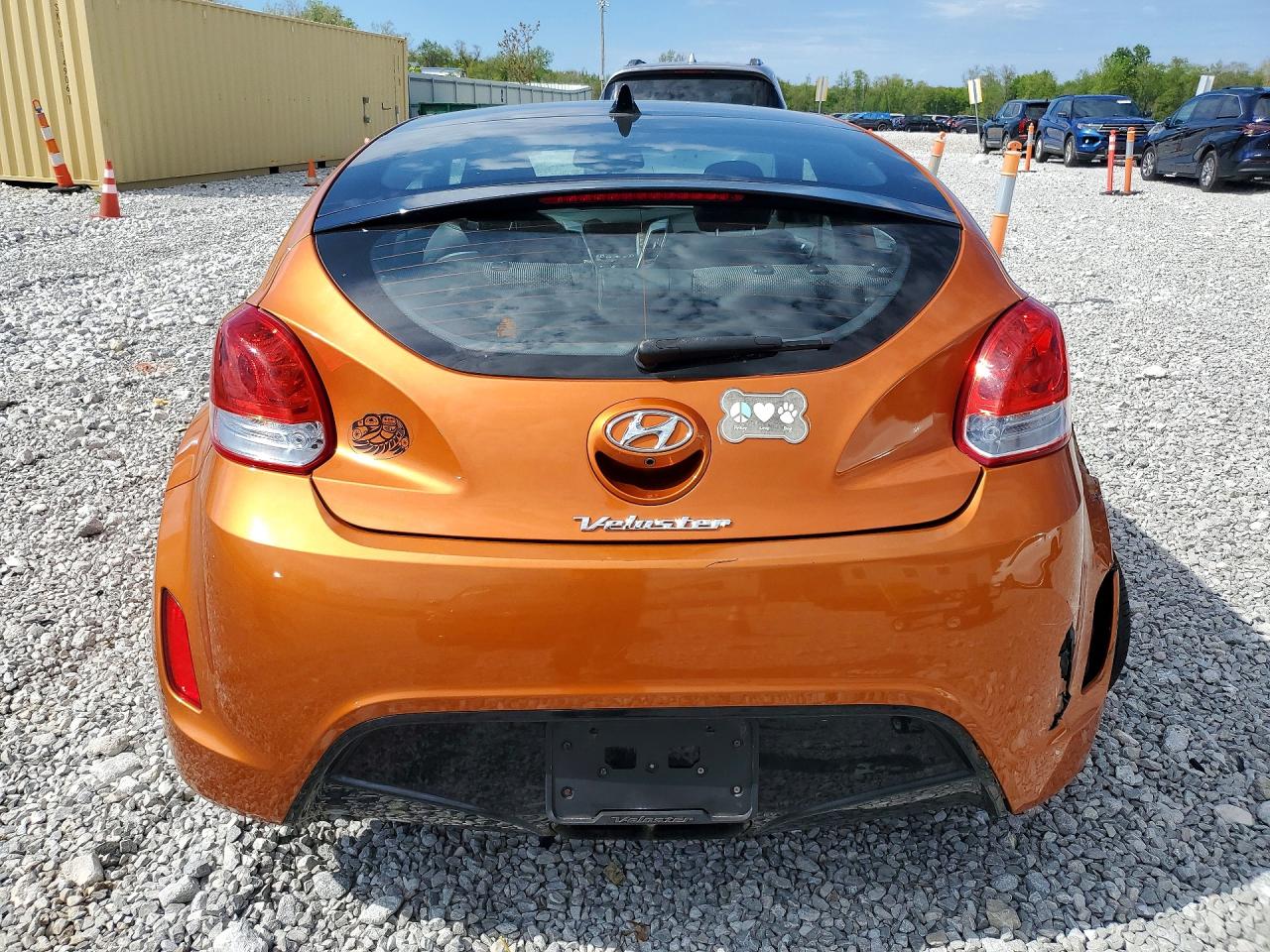 Hyundai VELOSTER Base