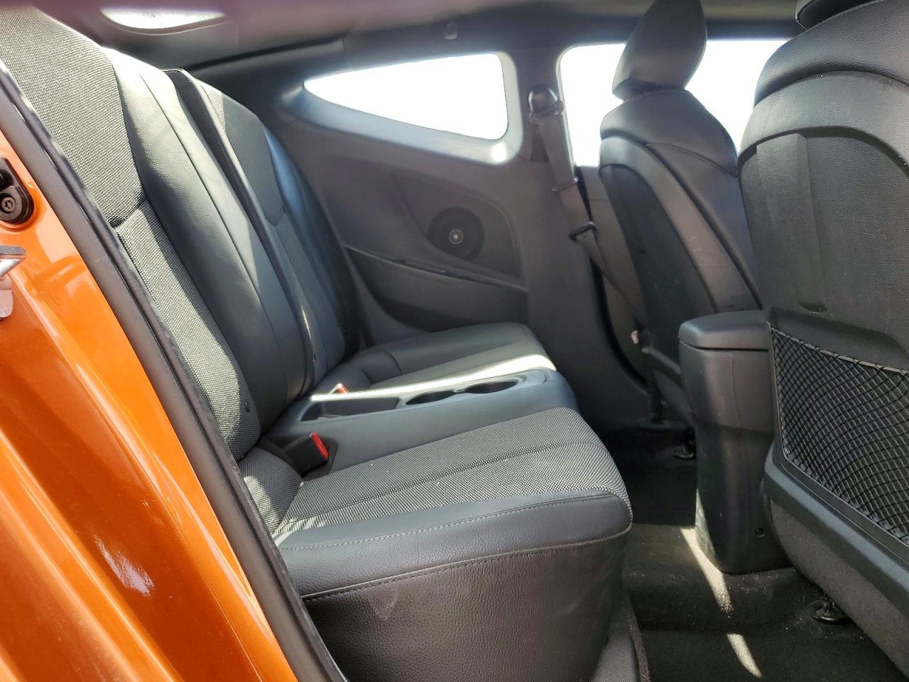 Hyundai VELOSTER Base