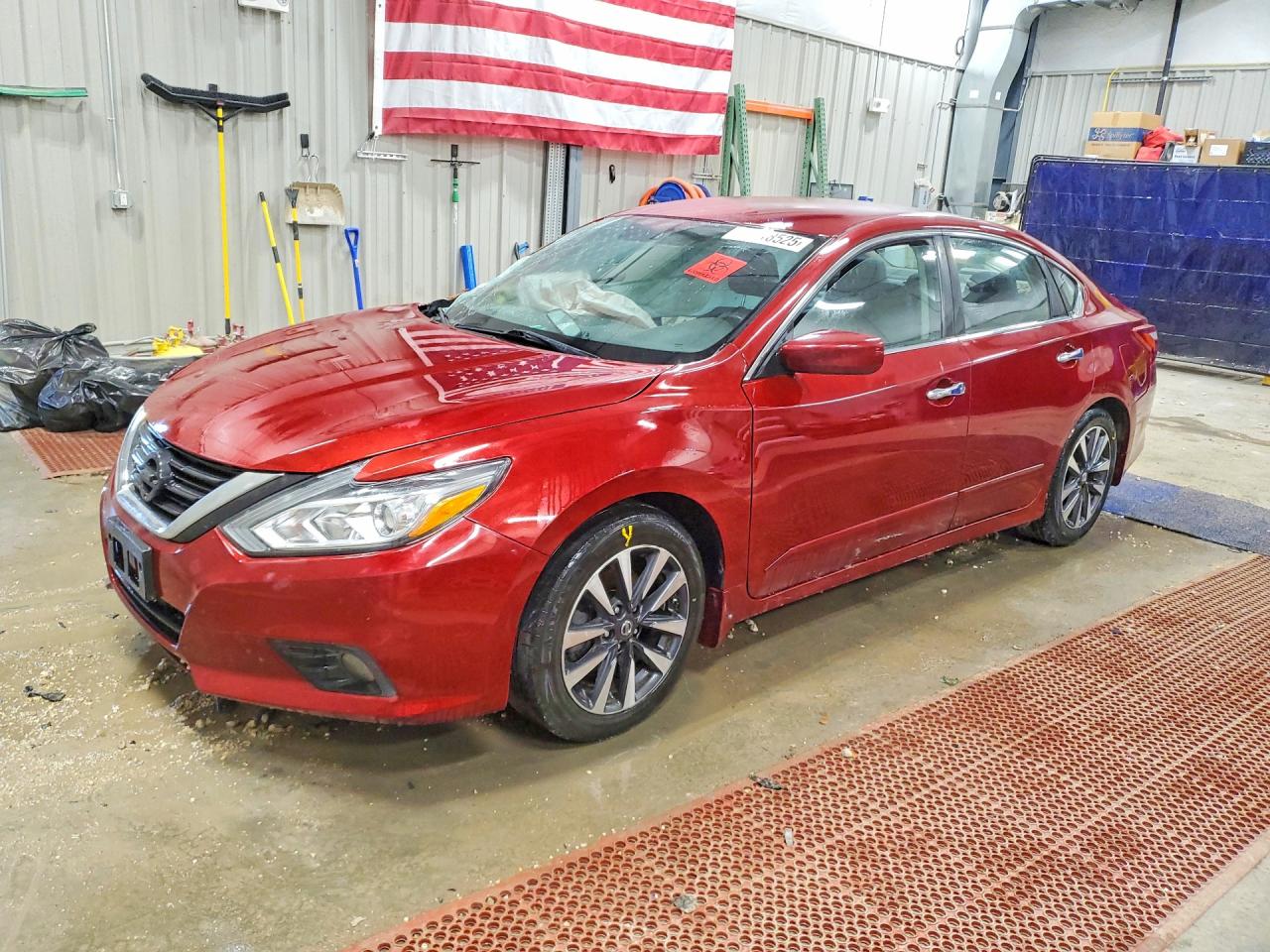 Salvage Nissan Altima Image