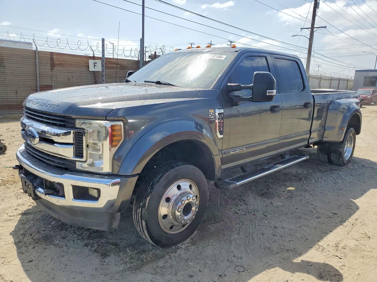 Salvage Ford F-450 Image