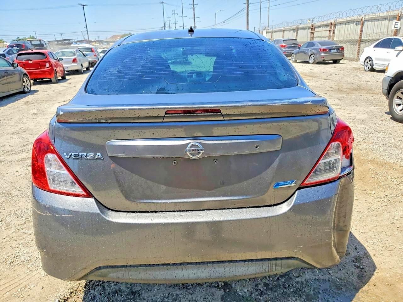 Nissan Versa 1.6 S Plus