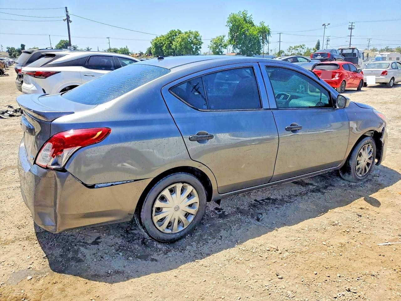 Nissan Versa 1.6 S Plus