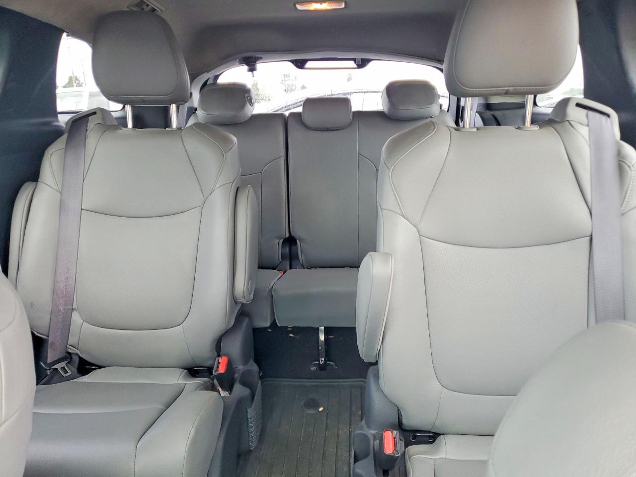 Toyota Sienna Xle 7-passenger