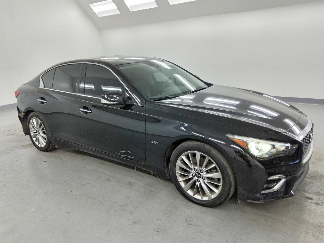INFINITI Q50 3.0t Luxe