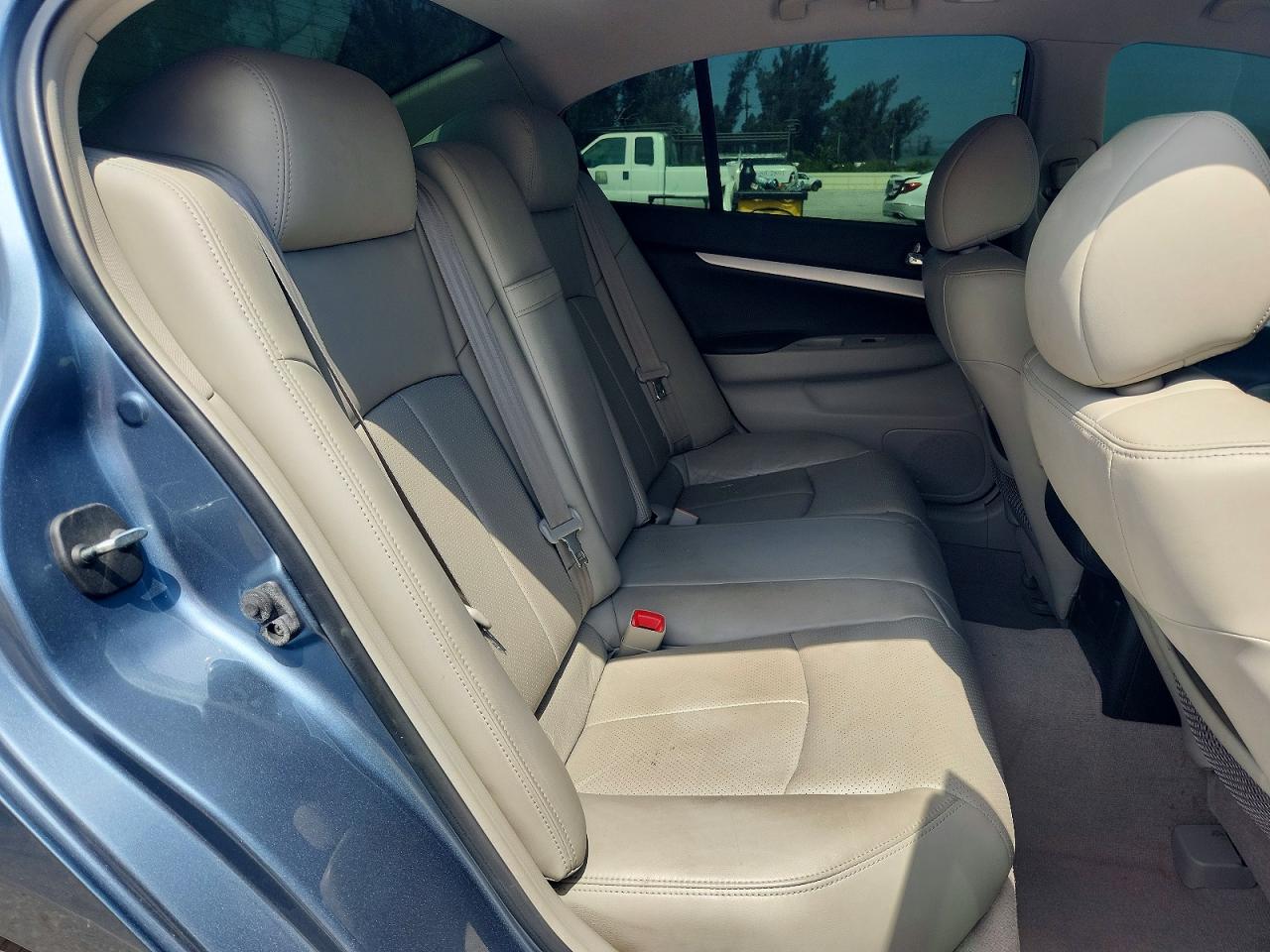 INFINITI G37 Base
