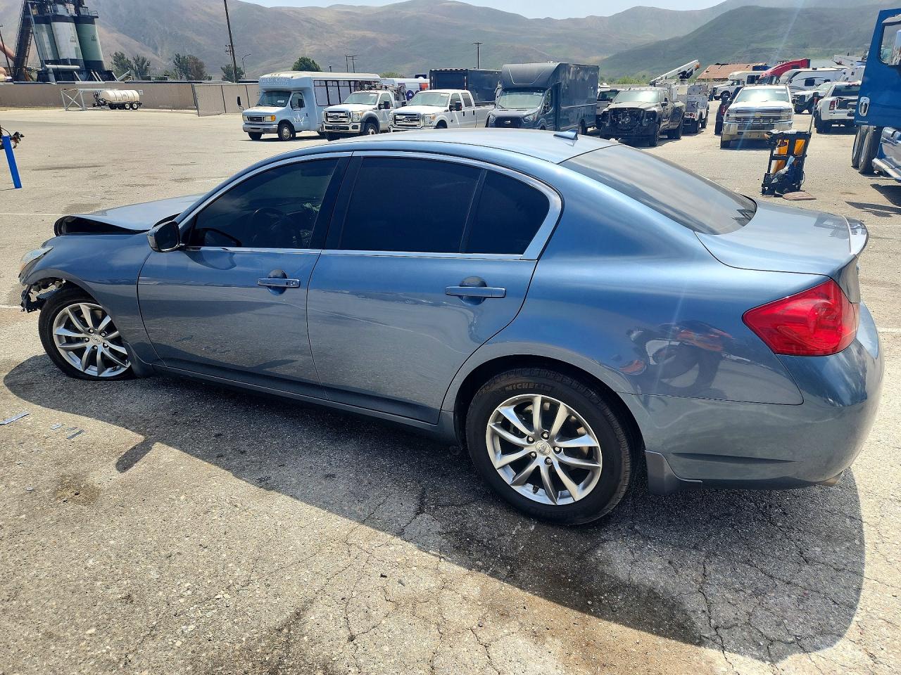 INFINITI G37 Base
