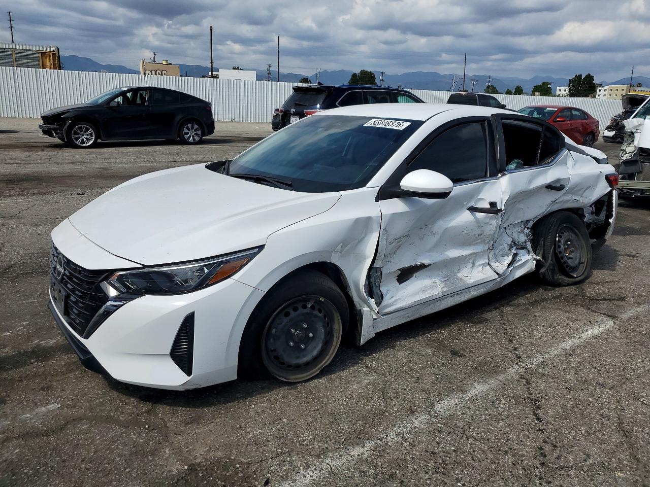 Salvage Nissan Sentra Image