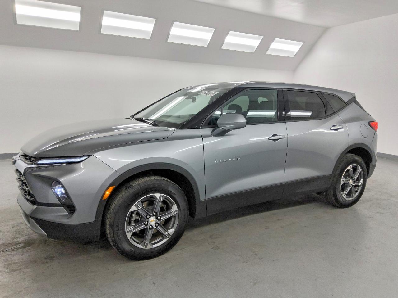 Salvage Chevrolet Blazer Image