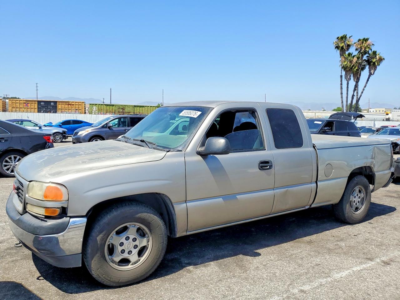 Salvage GMC Sierra Image