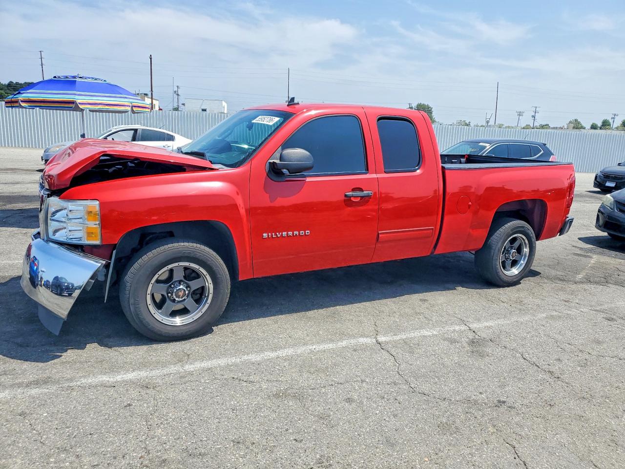 Salvage Chevrolet Silverado Image