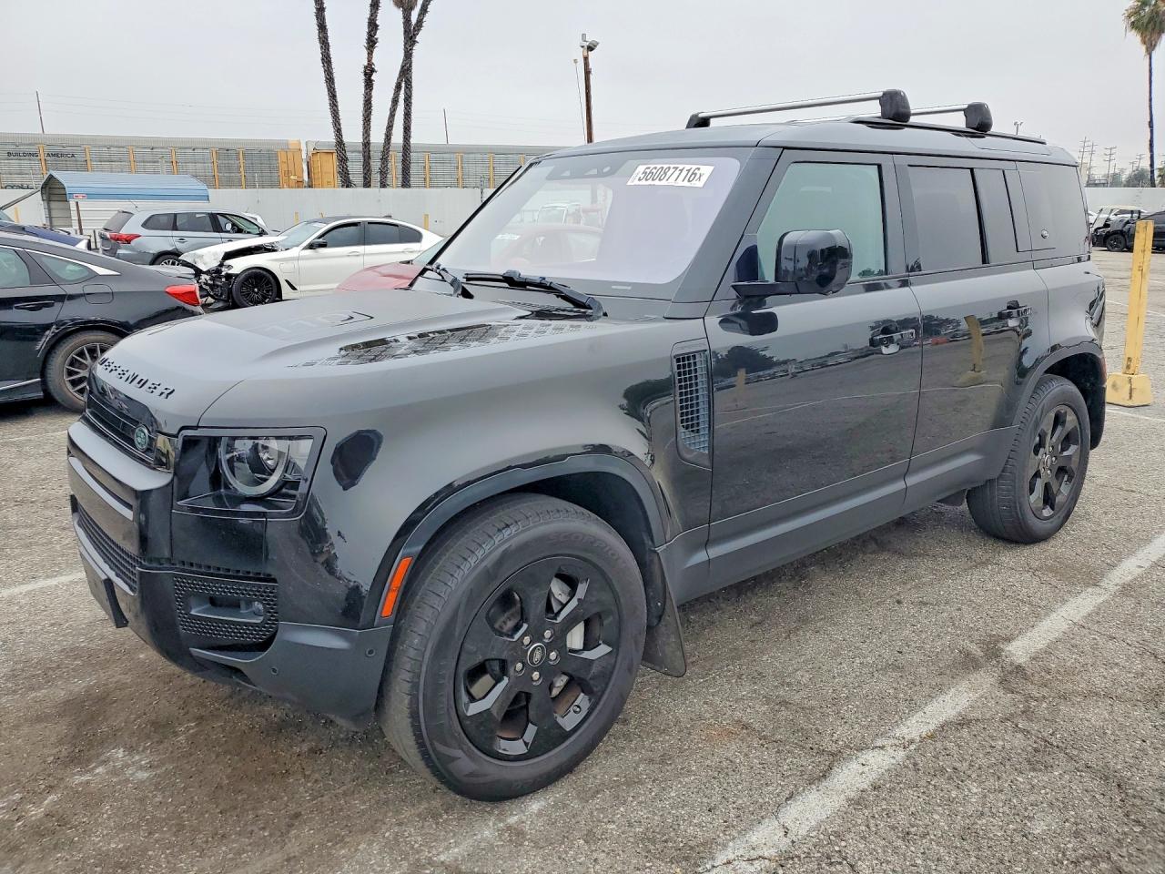 Salvage Land Rover Defender Image