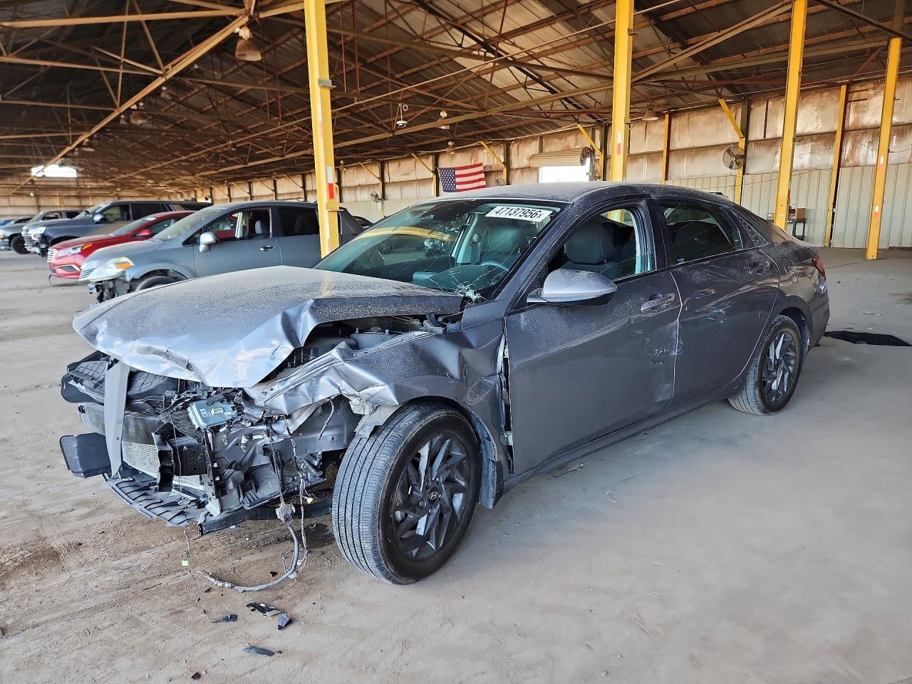 Salvage Hyundai ELANTRA Image
