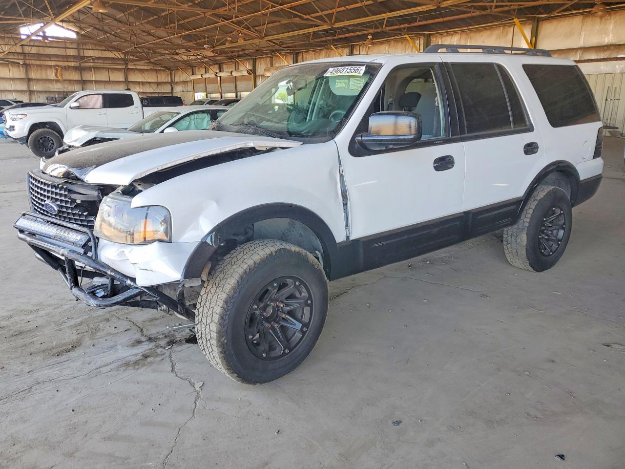 Salvage Ford Expedition Image