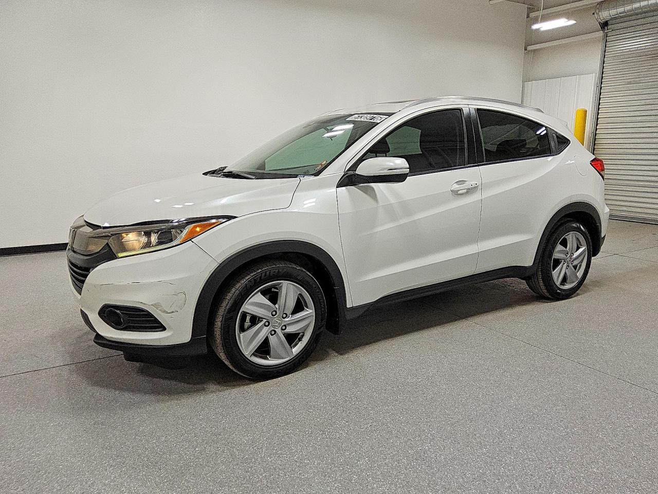 Salvage Honda HR-V Image