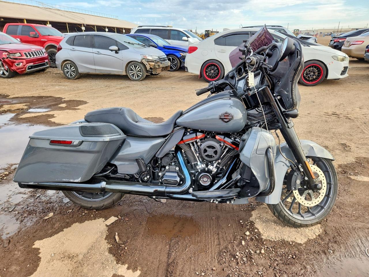 Salvage Harley-Davidson Fl Image