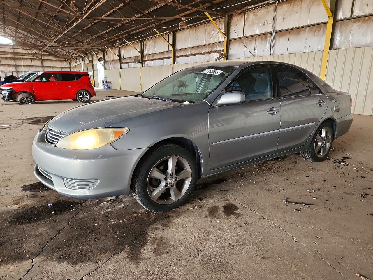 Salvage Toyota Camry Image