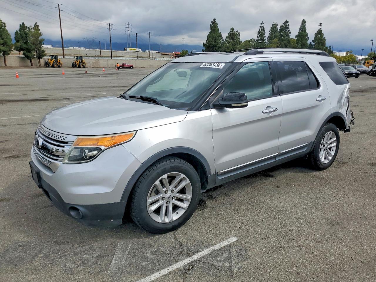Salvage Ford Explorer Image