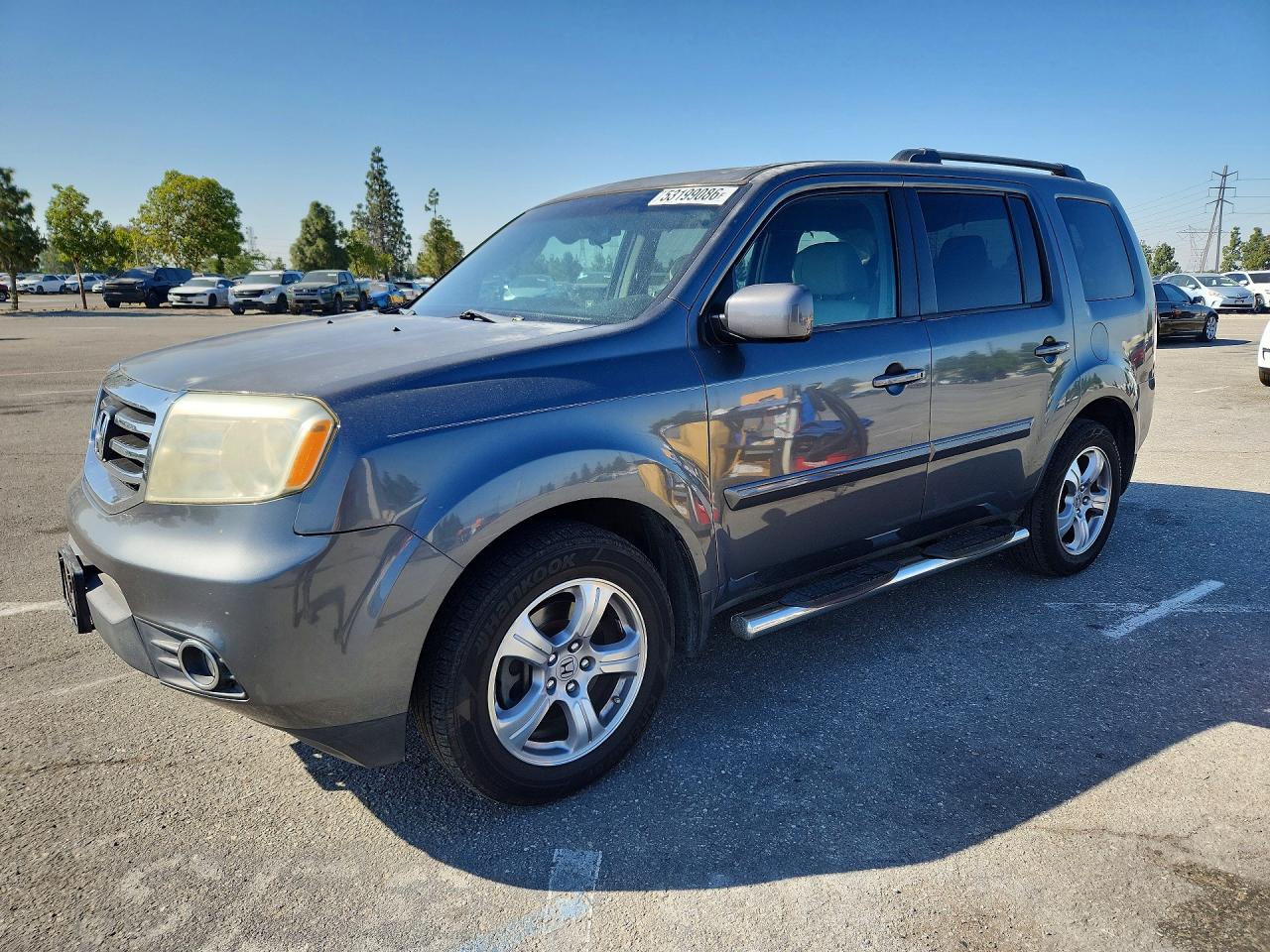 Salvage Honda Pilot Image