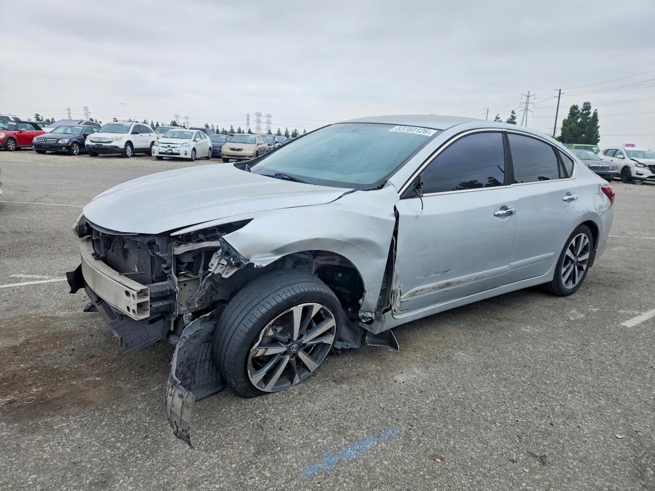 Salvage Nissan Altima Image