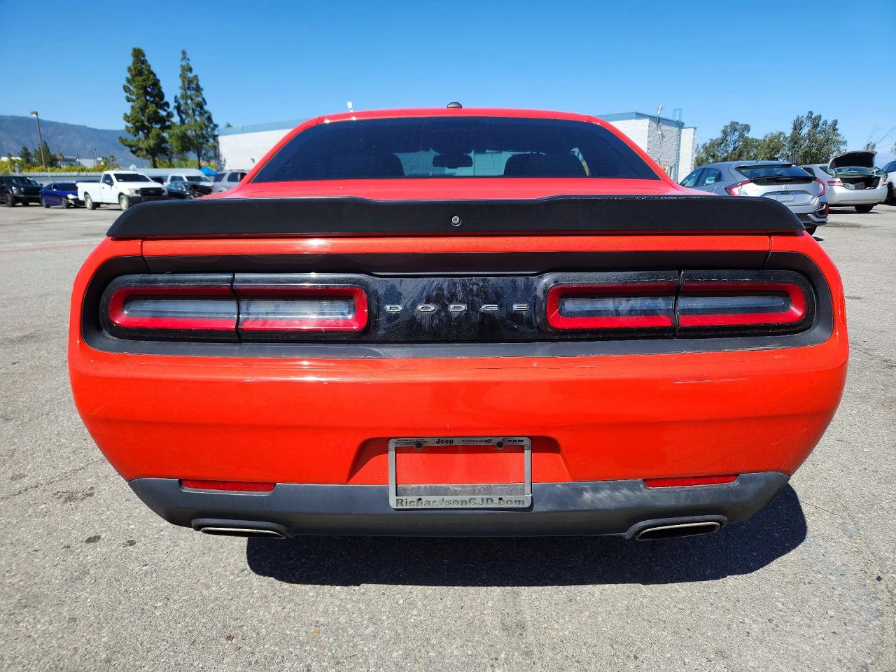 Dodge Challenger Sxt