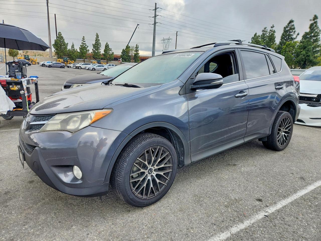 Salvage Toyota RAV4 Image