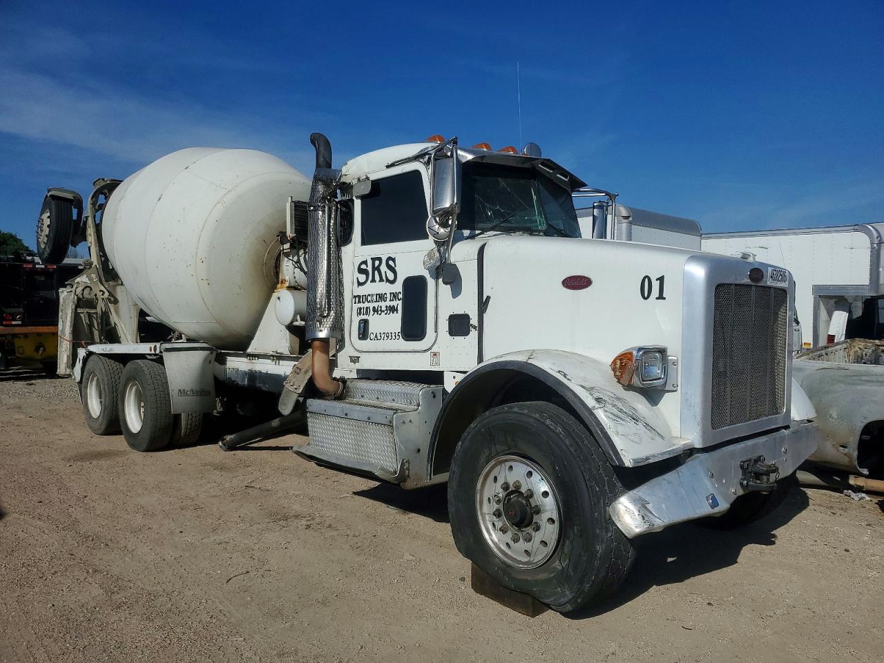 Salvage Peterbilt 365 Image