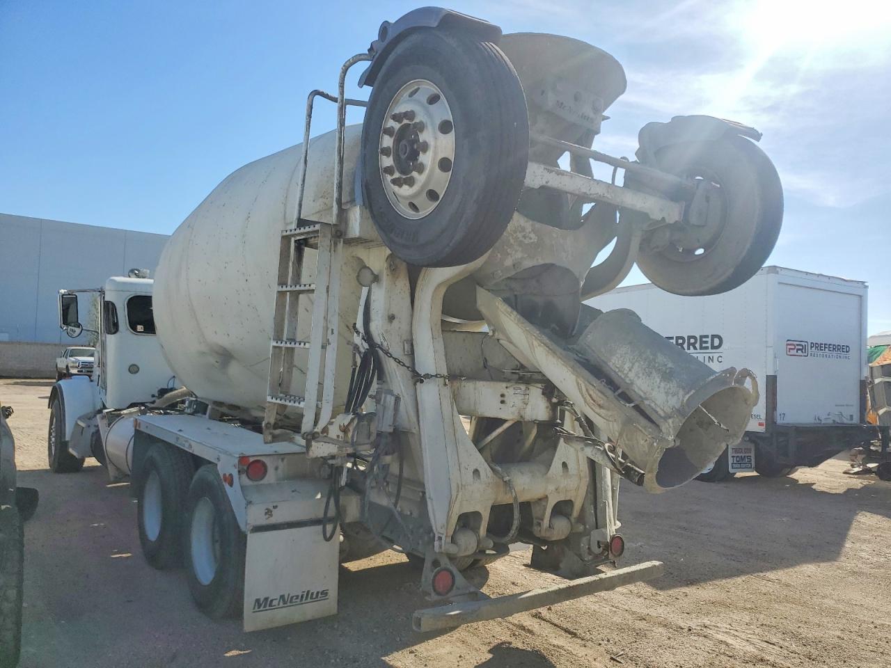 Peterbilt 365
