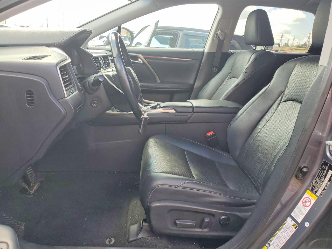 Lexus RX Base