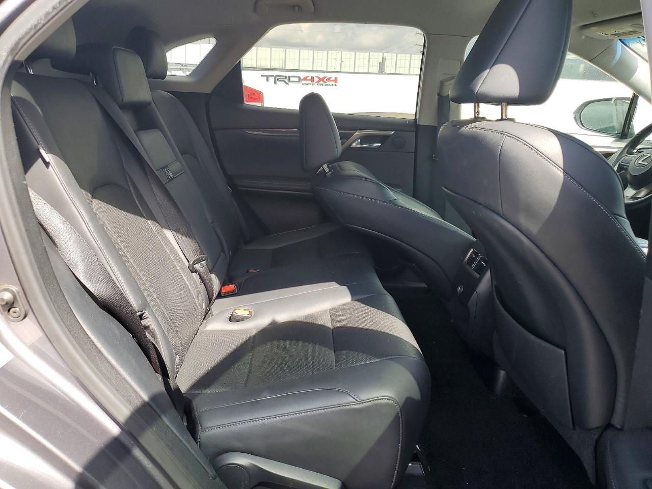 Lexus RX Base