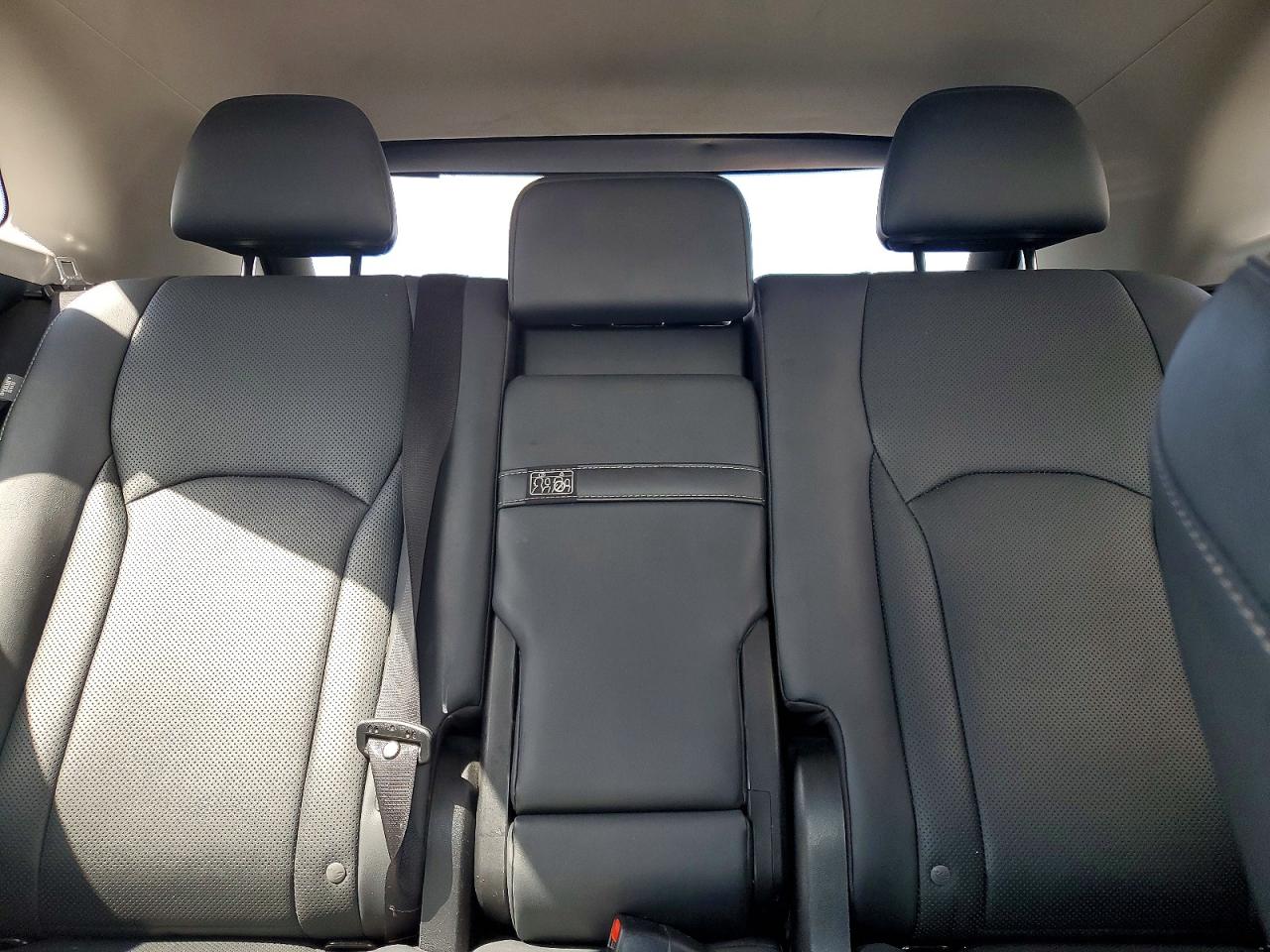 Lexus RX Base