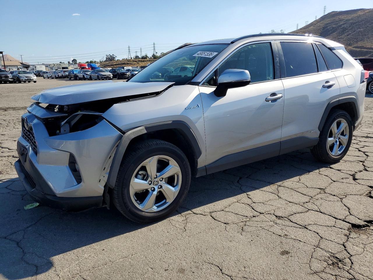 Salvage Toyota RAV4 Image