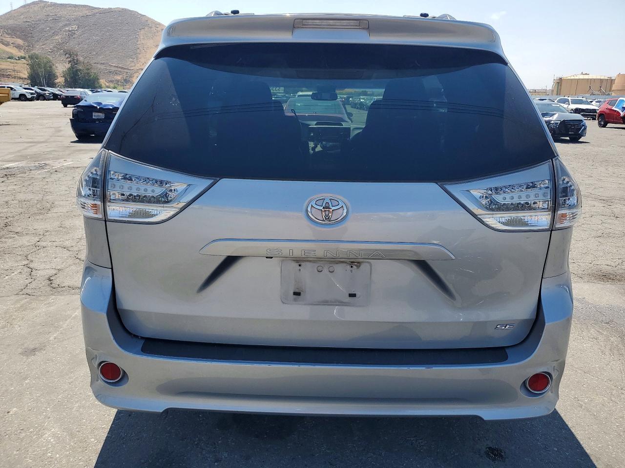 Toyota Sienna Sport