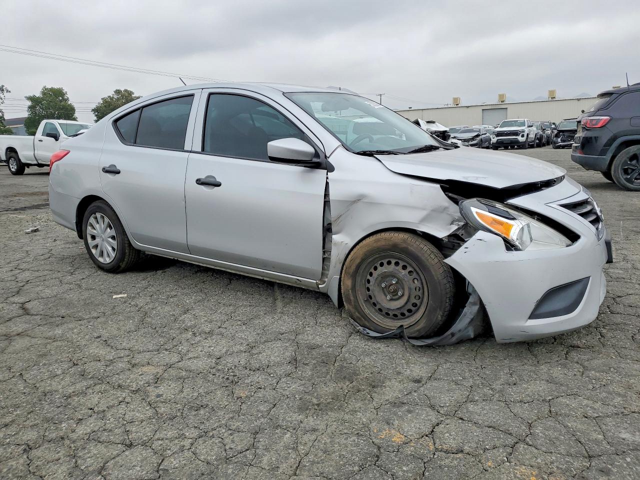 Nissan Versa 1.6 S
