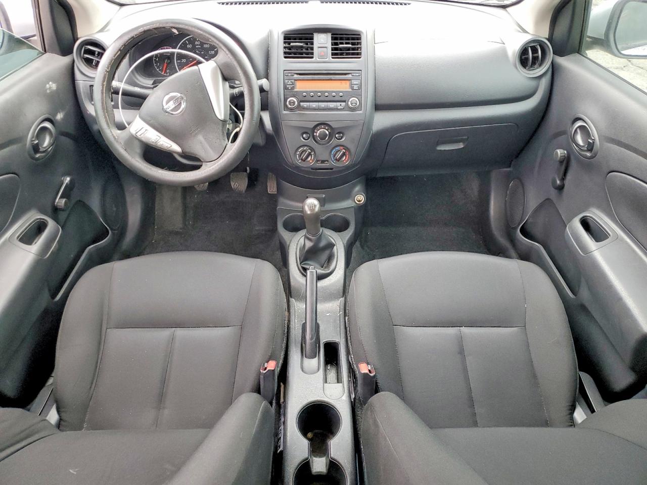 Nissan Versa 1.6 S
